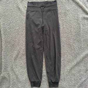 Vuori Women's Daily Legging Olive Green - Size XS